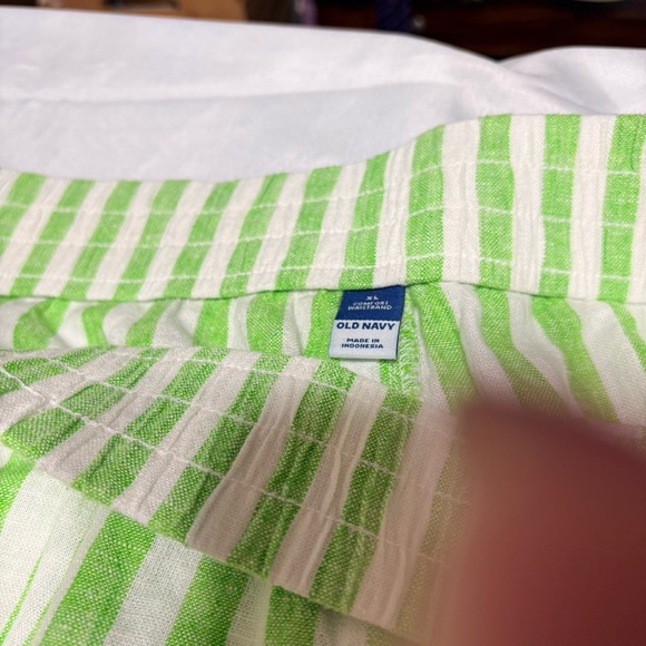 Old Navy women's high-waisted green/white linen-blend pull-on shorts - Picture 5 of 10